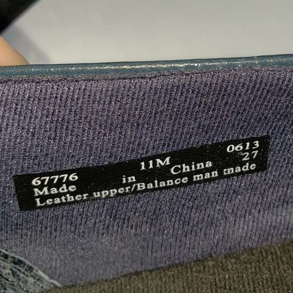 11 Clark's Blue Leather Slip On Shoes - Picture 7 of 7